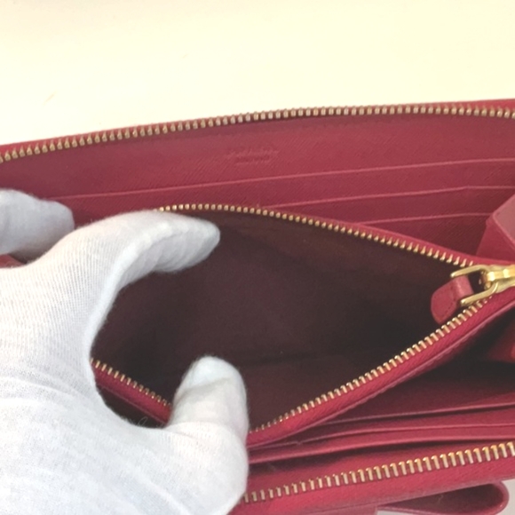 Beautiful Prada Safiano Bow Wallet - Picture 10 of 15